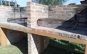 LC-deptos- Cochera cubierta, Parrilla, Wifi